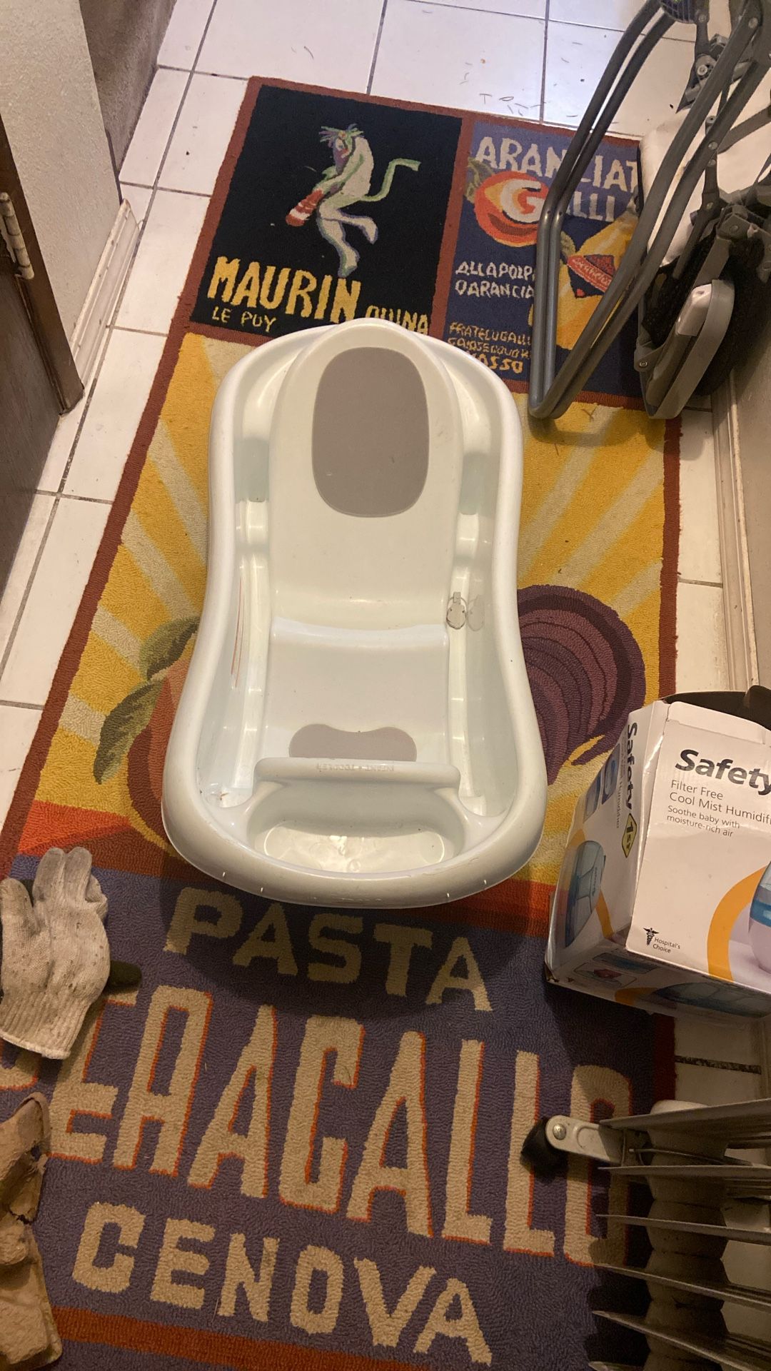 Baby Tub Price 5$ Pick Up. E. Side. Tacoma