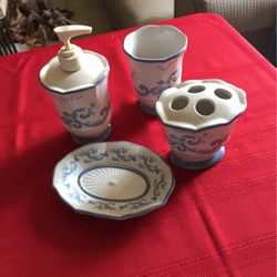 Bath Accessory Set