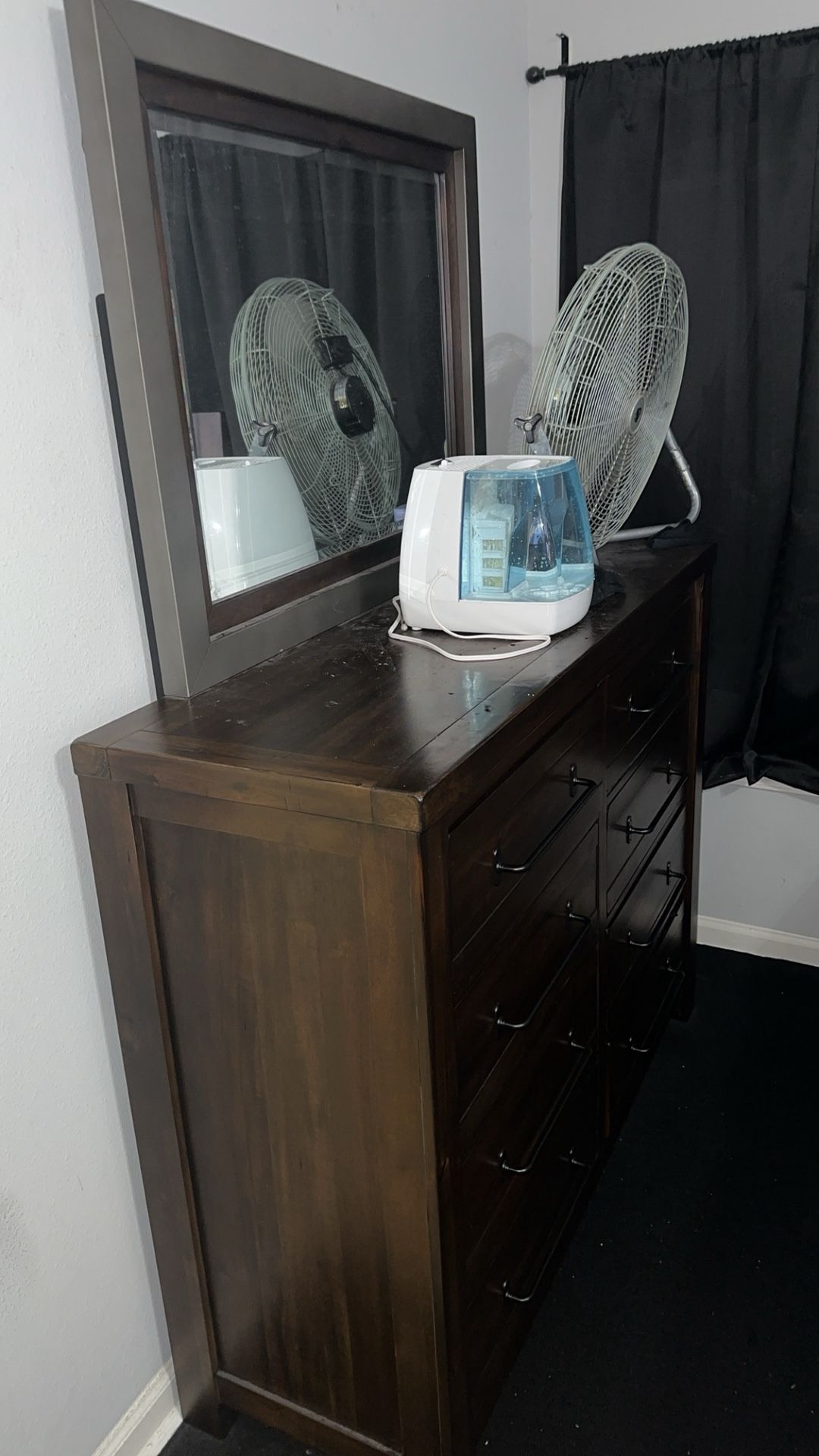 8 Drawer Dresser w/ Mirror
