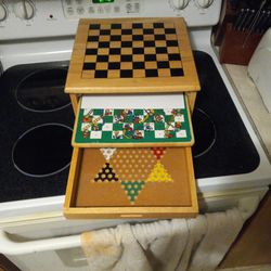 Chess Board And Chinese Checkers/checkers And Chutes And Ladders