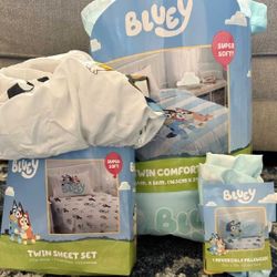 Bluey Comforter Twin  Set With Plush Toys And More 