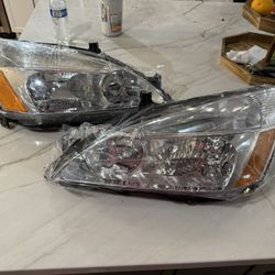 03-07 Honda Accord Headlight Set