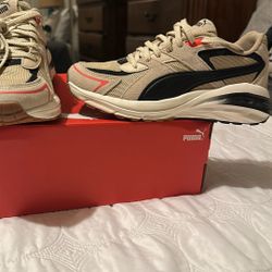 Pumas Wanna Shoes (size 4 Woman)