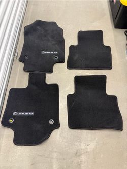 Lexus NX350h SUV Original Rugs. 