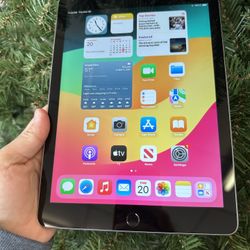 📱 Apple iPad 6th Generation – Wi-Fi, 32GB (Space Gray) – Excellent Condition!