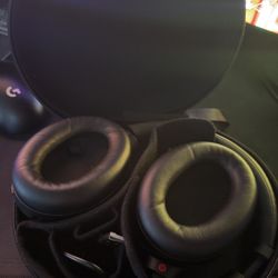 Sony WH-1000XM4 Headphones 