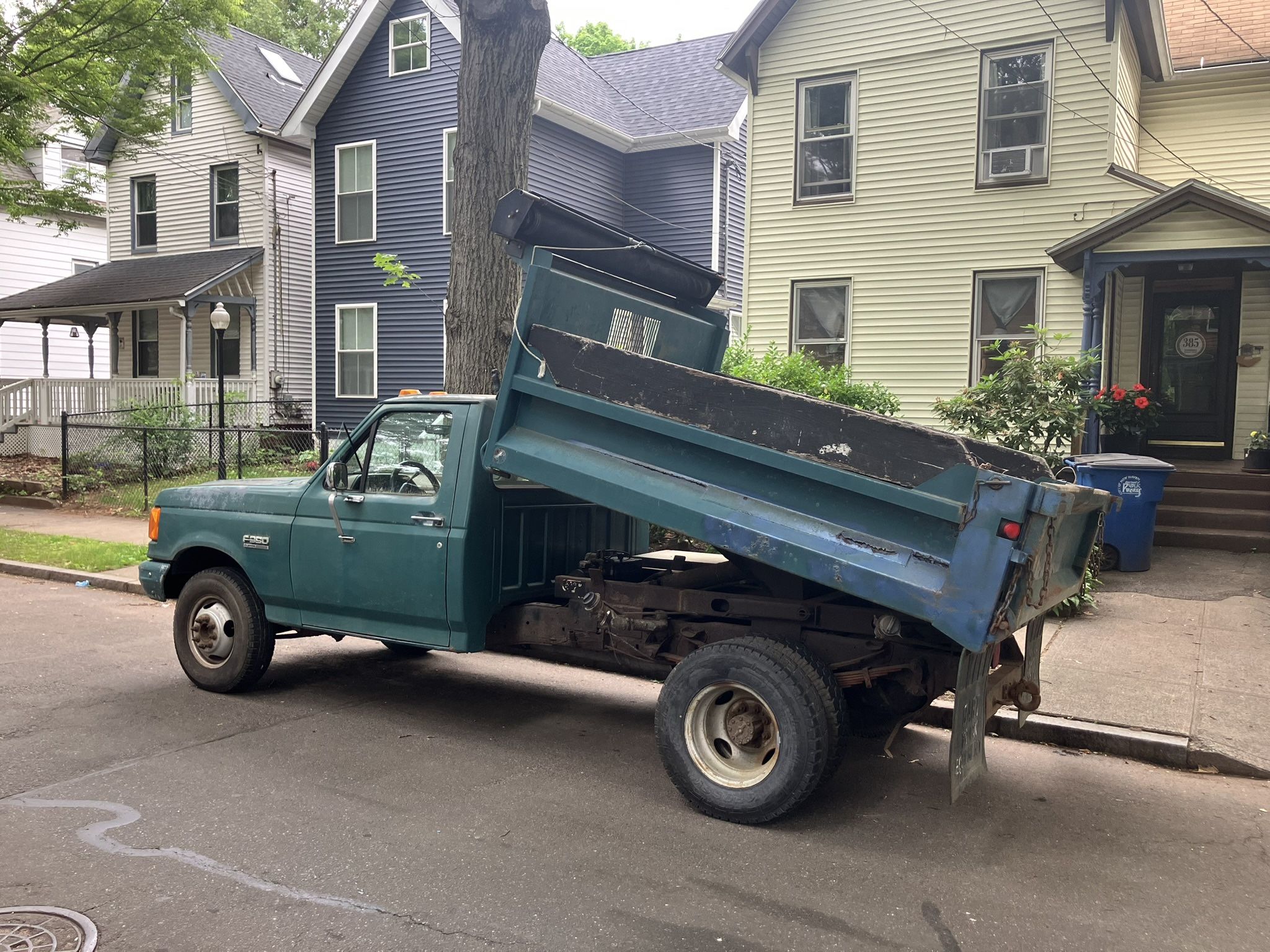 1990 Ford F350 dump truck