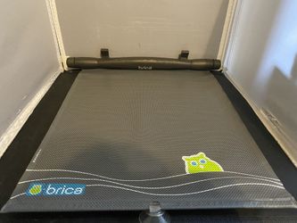 Brica Baby UV-Alert Window Shade w/Color Changing UV Indicator.