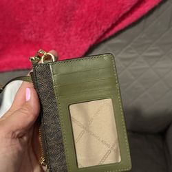 Small coin purse / id wallet