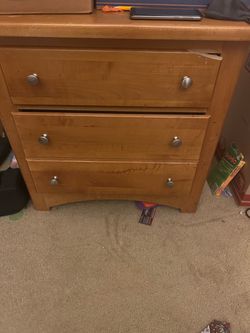 4 piece bedroom set maple color