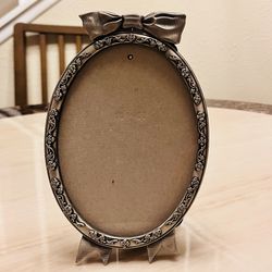 Burnes Of Boston Pewter Silver Tone Bow & Floral Oval Picture Frame 5”x7”