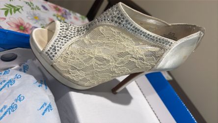 Ivory heels size 6.5