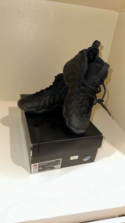 Nikes Size 4Y