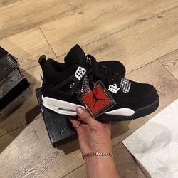 Jordan 4s 