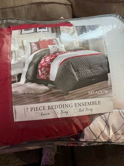 7 Piece Bedding  Ensemble