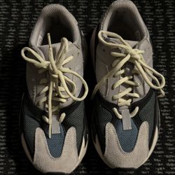Yeezy  Size 6 W