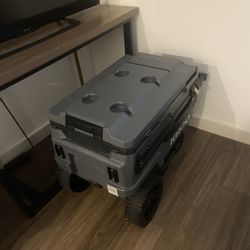 Igloo 70 QT Rolling Cooler