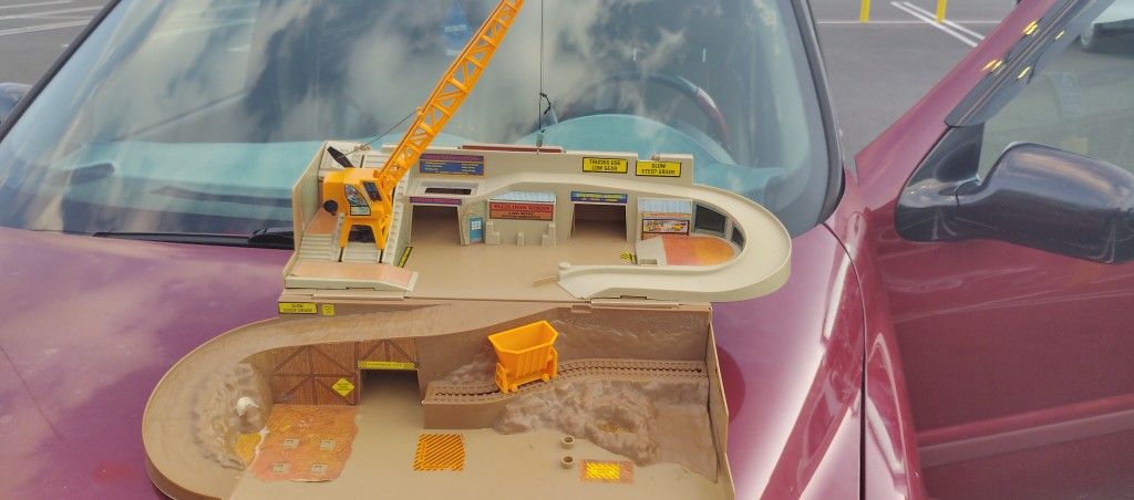 Matel Hot Wheels Construction