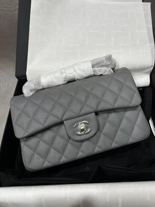 Classic Chanel Single Flap Bag Quilted Diamond Caviar Grey Leather SHW