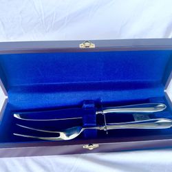 Hampton Silversmiths stainless steel carving set in velvet lined wooden presentation box. 