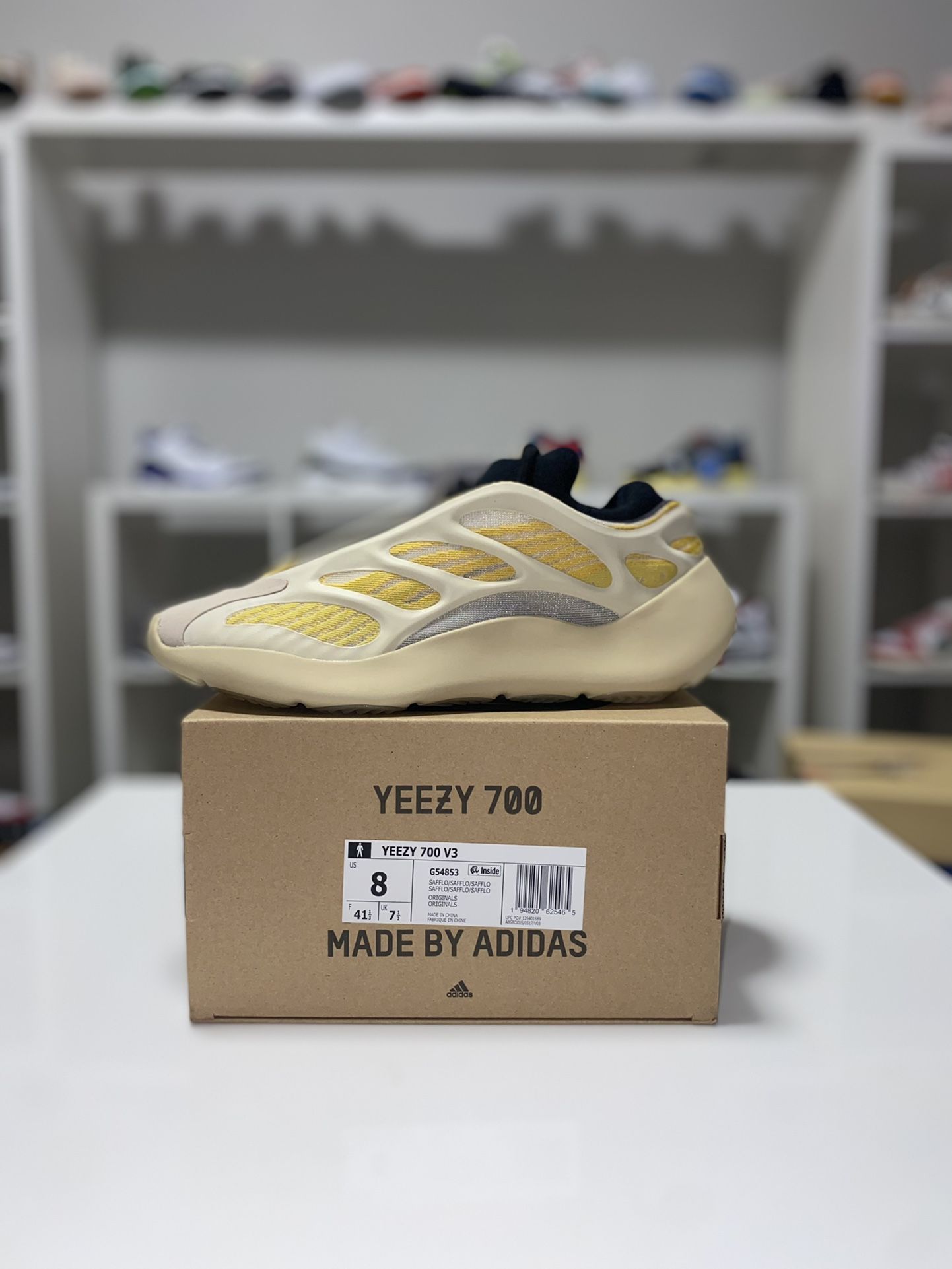 Yeezy 700v3 Safflower Size Deadstock