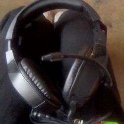 Gaming headphones