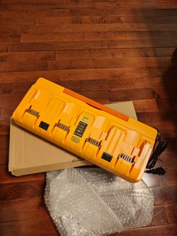 4-port Rapid Charger For DeWalt Batteries.