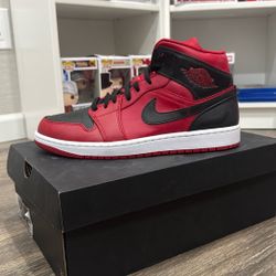 Jordan 1 Mid