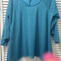 Size Large. Turquoise Blue. Tunic Top