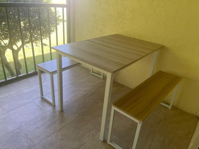 Simple Dining Table With Bench Seating For 4