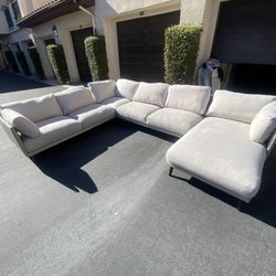 Sectional Sofa 