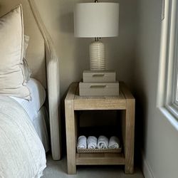 NIGHT STAND/ END TABLE (Natural Wood color)