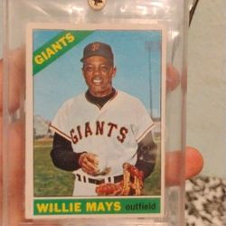 Willie Mays Baseball Cards