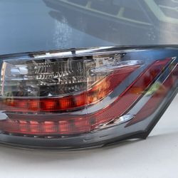 2014-2017 LEXUS CT 200h RH OUTER TAIL LIGHT 