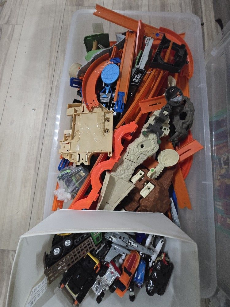 Hot Wheels Tracks and Cars
