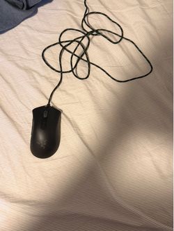NVIDIA Geforce Gtx 1650 intel core i3 16GB of ram DDR4, 144hz monitor with DP and a wired razer mouse