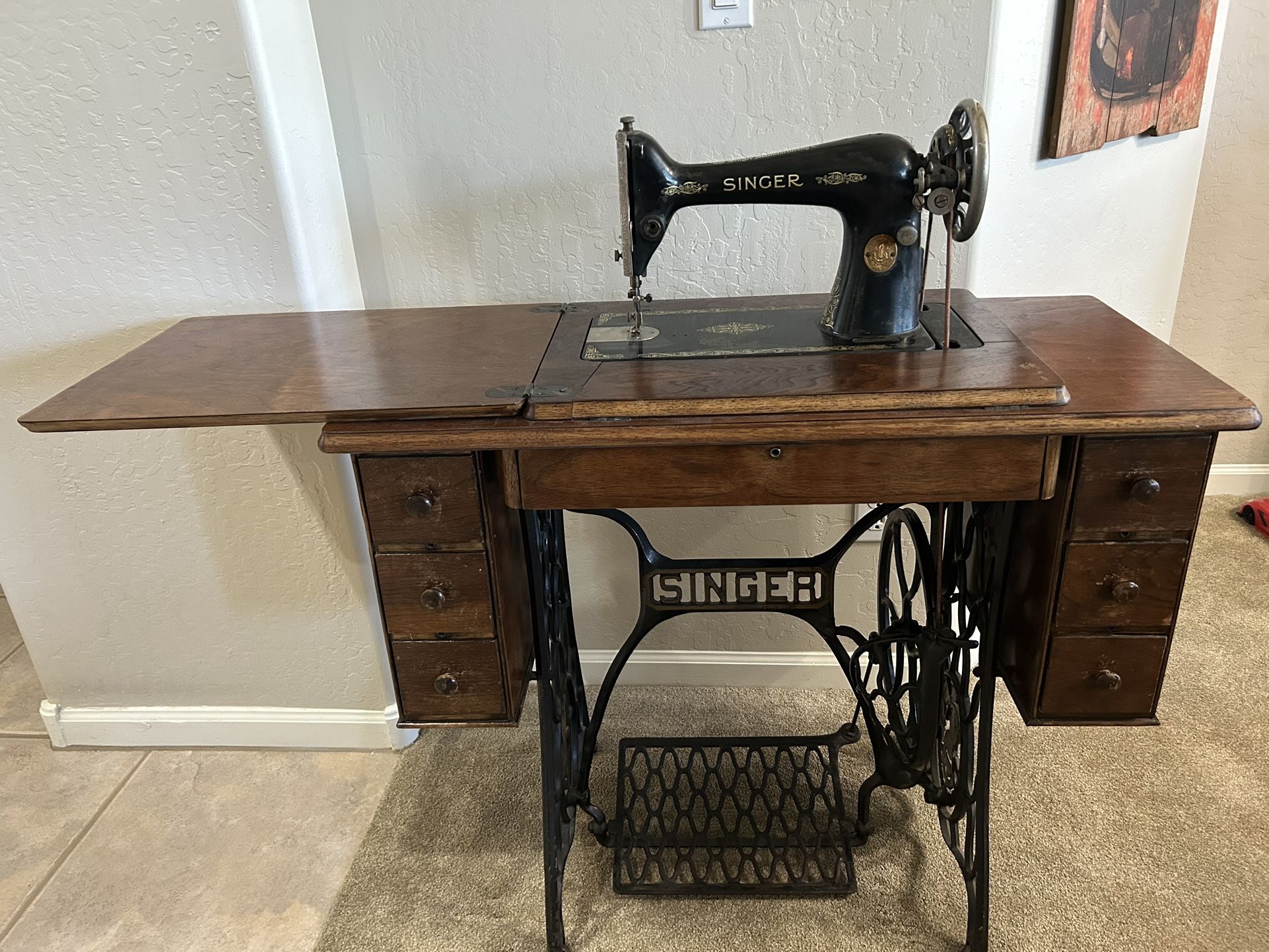 1927 Singer Sewing Machine Hideaway With Table