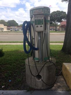 Commercial vacuum and air pumps machines for gas station convenience store