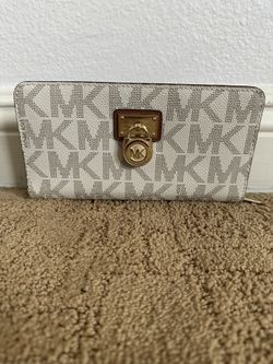 Micheal Kors Wallet