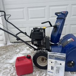 Rare Mack Truck Collectors Edition / Ariens 520 Snowblower 2 stage/ 5hp - very good condition
