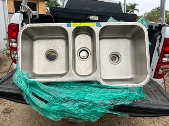 Stainless steel sink