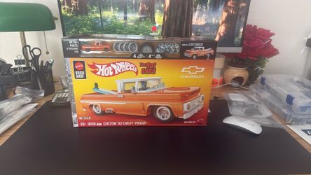 Hot Wheels Brick Shop Custom ‘62 Chevy Pickup