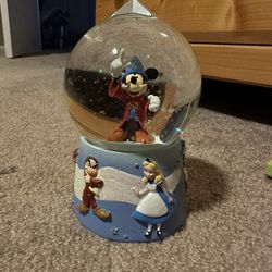 Mickey Snow Globe