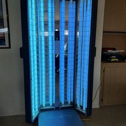 Daavlin Phototherapy Booth