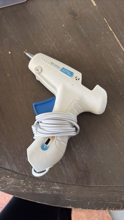 Glue gun