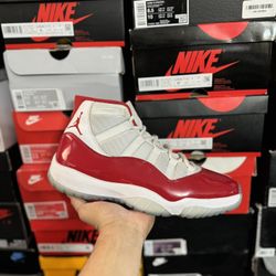 Jordan Cherry 11s size 11 Close To VNDS 