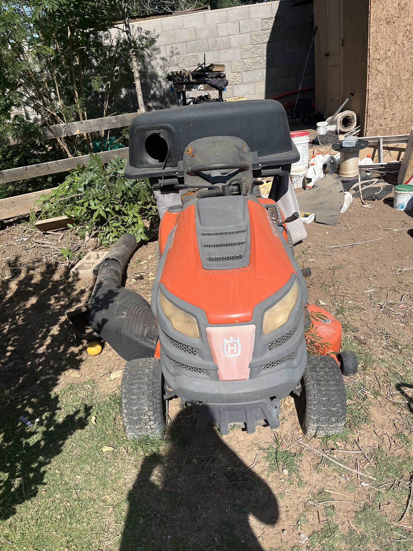 Husqvarna YTH18542 42”