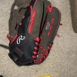 Baseball gloves