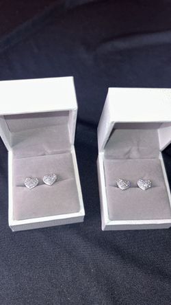 S925 Heart Shaped Colorless Lab Diamond Earrings
