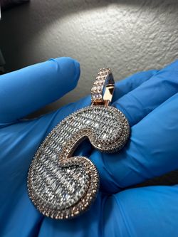 VVS Moissanite (C) pendant